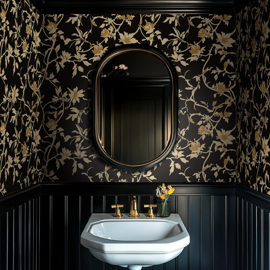 Papel tapiz negro floral dorado elegante para baño y recibidor
