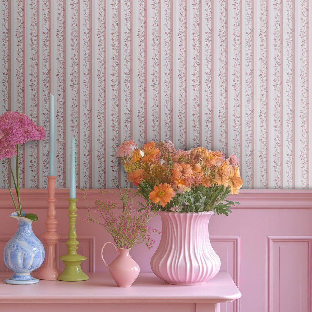 Papel tapiz Rayas rosas con ramas florales
